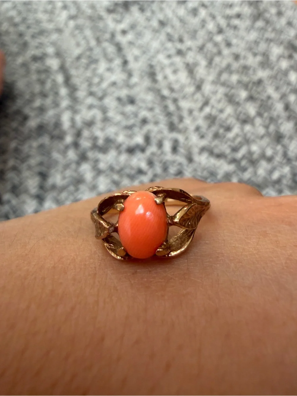Vintage 10k salmon orange coral leaf ring